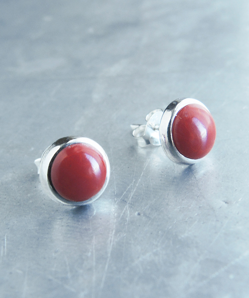 TONE SELECT GOODS（トーンセレクトグッズ）の「【925 SILVER ACC】ラウンドストーンピアスSV925(OG)（ピアス（両耳用）・レディース・ブルー系その他/その他/ブルー系その他2/レッド/ブラック/その他1/ブルー・FREE）」の6枚目の写真