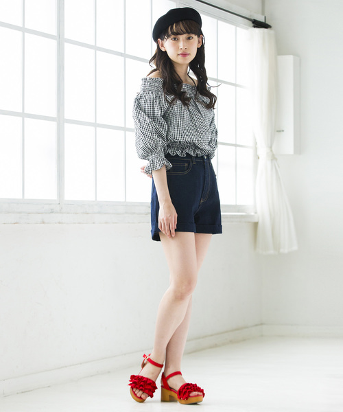 WEGO(ウィゴー)の「WEGO/デイリーハイウエストショーツ(デニムパンツ・レディース・インディゴブルー/ダークインディゴブルー/ライトインディゴブルー・SMALL/MEDIUM/LARGE)」の6枚目の写真