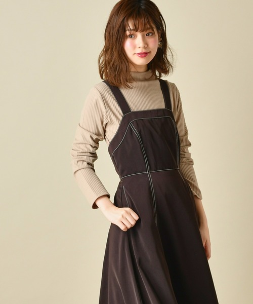 natural couture(ナチュラルクチュール)の「プチボトルネックリブT(Tシャツ/カットソー・レディース・ブラック/キャメル/ピンクベージュ/ライトベージュ・FREE)」の3枚目の写真
