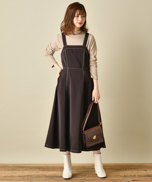 natural couture(ナチュラルクチュール)の「プチボトルネックリブT(Tシャツ/カットソー・レディース・ブラック/キャメル/ピンクベージュ/ライトベージュ・FREE)」の17枚目の写真