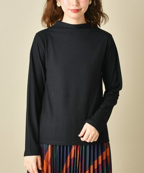 natural couture(ナチュラルクチュール)の「プチボトルネックリブT(Tシャツ/カットソー・レディース・ブラック/キャメル/ピンクベージュ/ライトベージュ・FREE)」の22枚目の写真