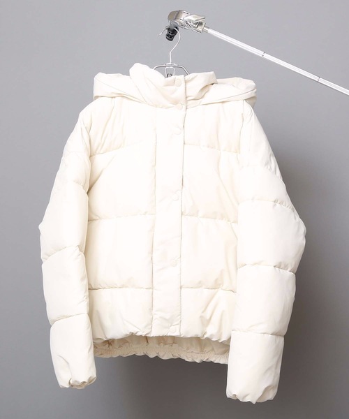 OUTDOOR PRODUCTS APPAREL(アウトドアプロダクツアパレル)の「フードフェイクダウンジャケット 軽量で暖かいマイクロタフタの微起毛素材とファイバーダウン使用(ブルゾン・レディース・ブラック/オレンジ/アイボリー・MEDIUM/LARGE)」の3枚目の写真