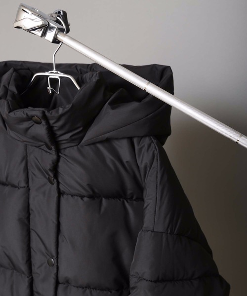 OUTDOOR PRODUCTS APPAREL(アウトドアプロダクツアパレル)の「フードフェイクダウンジャケット 軽量で暖かいマイクロタフタの微起毛素材とファイバーダウン使用(ブルゾン・レディース・ブラック/オレンジ/アイボリー・MEDIUM/LARGE)」の4枚目の写真