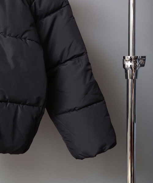 OUTDOOR PRODUCTS APPAREL(アウトドアプロダクツアパレル)の「フードフェイクダウンジャケット 軽量で暖かいマイクロタフタの微起毛素材とファイバーダウン使用(ブルゾン・レディース・ブラック/オレンジ/アイボリー・MEDIUM/LARGE)」の5枚目の写真