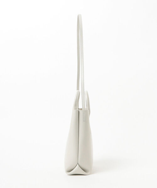 Ray BEAMS（レイビームス）の「YAHKI / ソフト ダブルフェイス バッグ（トートバッグ・レディース・ライトグレー/ブラック・ONE SIZE）」の8枚目の写真