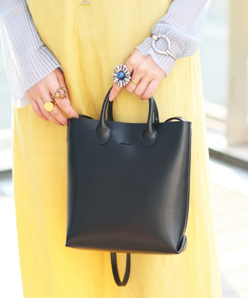 Ray BEAMS（レイビームス）の「YAHKI / ソフト ダブルフェイス バッグ（トートバッグ・レディース・ライトグレー/ブラック・ONE SIZE）」の2枚目の写真