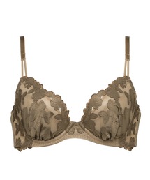 Chut！ INTIMATES（シュットインティメイツ）の「【ボリューミーなデコルテメイク】ボリュームアップブラ (C337)ポイントメイク（ブラジャー）」