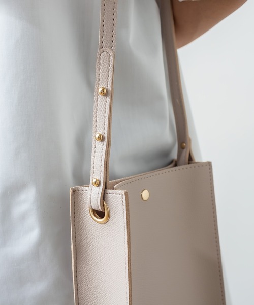 RASVOA(ラスボア)の「無地スクエアミニショルダーバッグ(ショルダーバッグ・レディース・グレー/ブラック/グレイッシュベージュ/グリーン・FREE)」の5枚目の写真