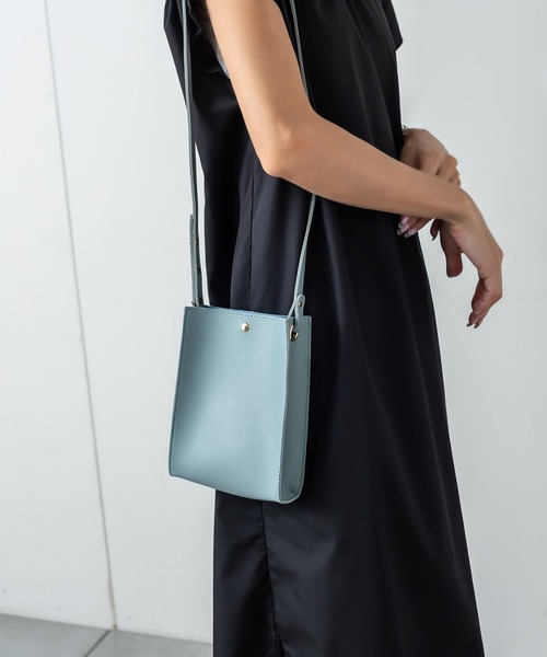 RASVOA(ラスボア)の「無地スクエアミニショルダーバッグ(ショルダーバッグ・レディース・グレー/ブラック/グレイッシュベージュ/グリーン・FREE)」の18枚目の写真