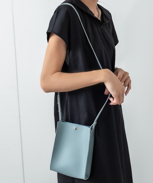 RASVOA(ラスボア)の「無地スクエアミニショルダーバッグ(ショルダーバッグ・レディース・グレー/ブラック/グレイッシュベージュ/グリーン・FREE)」の20枚目の写真