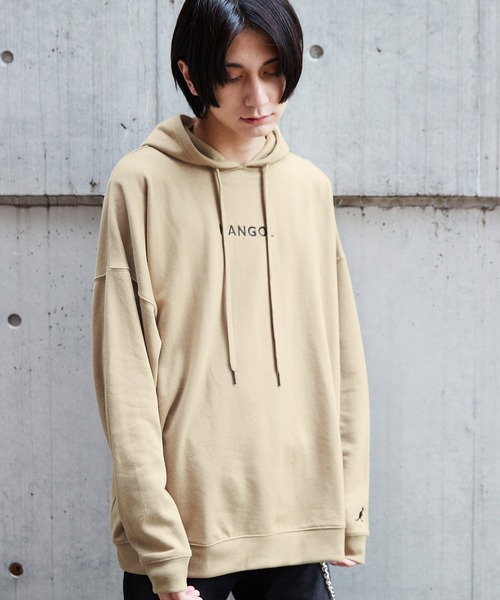 BASQUE magenta（バスクマゼンタ）の「KANGOL/カンゴール 別注 スーパービッグシルエット プルオーバーパーカー（パーカー・メンズ・ベージュ/ブラック/ダークベージュ/ワイン/オフホワイト・FREE）」の3枚目の写真