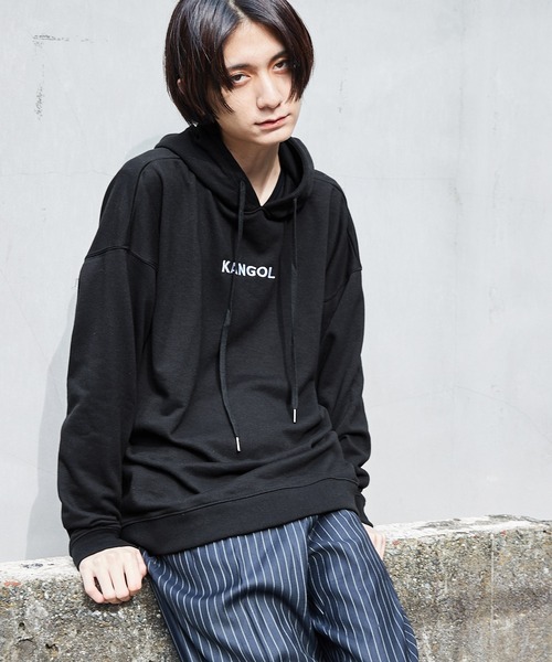 BASQUE magenta（バスクマゼンタ）の「KANGOL/カンゴール 別注 スーパービッグシルエット プルオーバーパーカー（パーカー・メンズ・ベージュ/ブラック/ダークベージュ/ワイン/オフホワイト・FREE）」の8枚目の写真