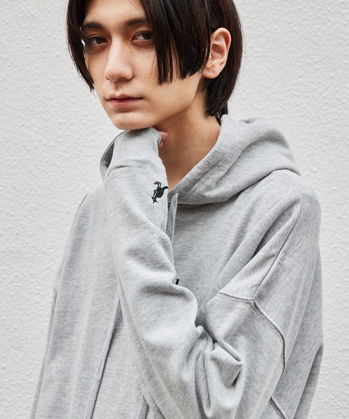 BASQUE magenta（バスクマゼンタ）の「KANGOL/カンゴール 別注 スーパービッグシルエット プルオーバーパーカー（パーカー・メンズ・ベージュ/ブラック/ダークベージュ/ワイン/オフホワイト・FREE）」の10枚目の写真