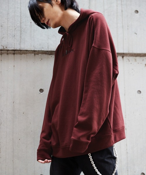 BASQUE magenta（バスクマゼンタ）の「KANGOL/カンゴール 別注 スーパービッグシルエット プルオーバーパーカー（パーカー・メンズ・ベージュ/ブラック/ダークベージュ/ワイン/オフホワイト・FREE）」の16枚目の写真