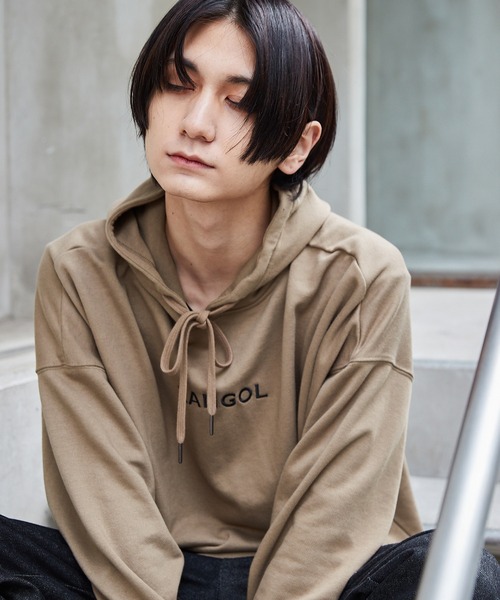 BASQUE magenta（バスクマゼンタ）の「KANGOL/カンゴール 別注 スーパービッグシルエット プルオーバーパーカー（パーカー・メンズ・ベージュ/ブラック/ダークベージュ/ワイン/オフホワイト・FREE）」の14枚目の写真