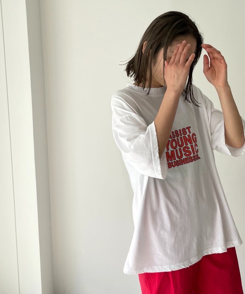 CANAL JEAN(キャナルジーン)の「via j(ヴィアジェイ) "YOUNG MUSIC"半袖Tシャツ(Tシャツ/カットソー・レディース・チャコールグレー/イエロー/アイボリー・ONE SIZE)」の4枚目の写真