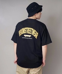 【VISION STREET WEAR/ビジョンストリートウェア】サテンワッペン付き バックプリント ブランドロゴ刺繍 Tシャツ