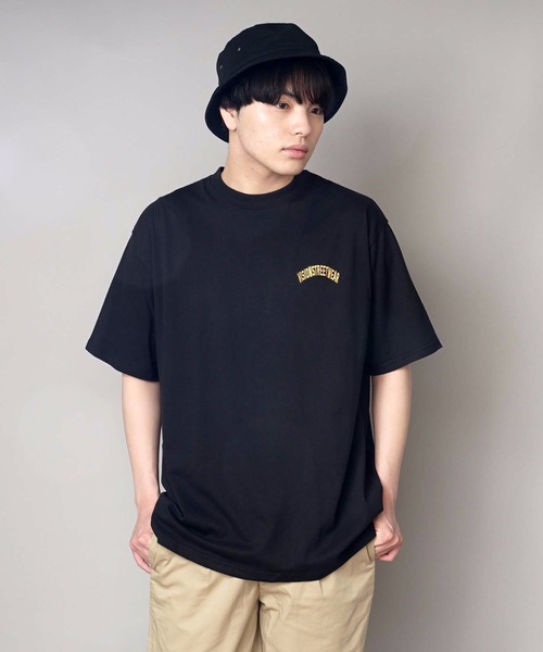 VISION STREET WEAR(ヴィジョンストリートウェア)の「【VISION STREET WEAR/ビジョンストリートウェア】サテンワッペン付き バックプリント ブランドロゴ刺繍 Tシャツ(Tシャツ/カットソー・メンズ・ブラック/ダークパープル/アイボリー・X-LARGE/LARGE/MEDIUM)」の21枚目の写真