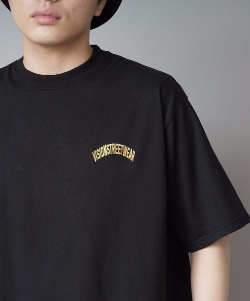VISION STREET WEAR(ヴィジョンストリートウェア)の「【VISION STREET WEAR/ビジョンストリートウェア】サテンワッペン付き バックプリント ブランドロゴ刺繍 Tシャツ(Tシャツ/カットソー・メンズ・ブラック/ダークパープル/アイボリー・X-LARGE/LARGE/MEDIUM)」の19枚目の写真