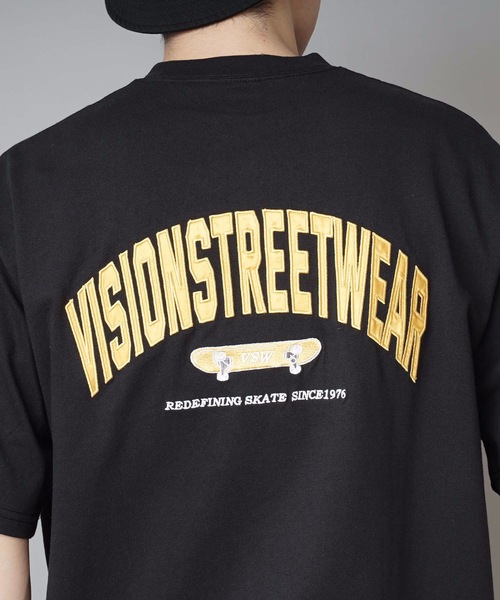 VISION STREET WEAR(ヴィジョンストリートウェア)の「【VISION STREET WEAR/ビジョンストリートウェア】サテンワッペン付き バックプリント ブランドロゴ刺繍 Tシャツ(Tシャツ/カットソー・メンズ・ブラック/ダークパープル/アイボリー・X-LARGE/LARGE/MEDIUM)」の18枚目の写真