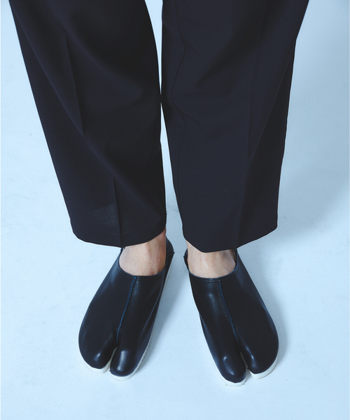 alfredoBANNISTER（アルフレッドバニスター）の「TABI/スリッポン（その他シューズ・メンズ・ホワイト/ブラック/シルバー・L/M/LL）」の2枚目の写真