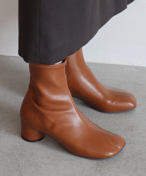 EVOL（イーボル）の「【EVOL】センターシームブーツ IR9611（ブーツ・レディース・ブラック/ベージュ/ブラウン・22.5cm/23.5cm/24.5cm/23.0cm/24.0cm/25.0cm）」の3枚目の写真