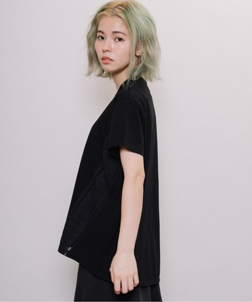 refinedworks（リファインドワークス）の「刺繍レース身頃切替PO（Tシャツ/カットソー・レディース・ブラック/ベージュ/オフホワイト・FREE）」の2枚目の写真