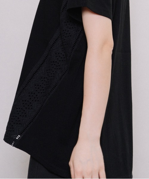 refinedworks（リファインドワークス）の「刺繍レース身頃切替PO（Tシャツ/カットソー・レディース・ブラック/ベージュ/オフホワイト・FREE）」の7枚目の写真