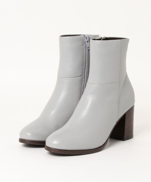 ALPHA CUBIC(アルファーキュビック)の「リアルレザー サイドジップショートブーツ(ブーツ・レディース・ライトブルーグレー/ブラック/アイボリー/ダークブラウン・23.5cm/24.5cm/23.0cm/22.5cm/24.0cm)」の2枚目の写真