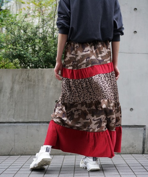 AVIREX（アヴィレックス）の「パターンチェンジスカート/ PATTERN CHANGE SKIRT（スカート・レディース・ブラック/ブラウン/レッド・FREE）」の8枚目の写真