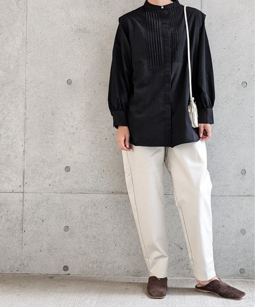 Per sist ence（パーシエンス）の「Per sist ence/パーシエンス　フェイクレザー バックギャザー タックパンツ（その他パンツ・レディース・ベージュ/ブラック/アイボリー・FREE）」の9枚目の写真