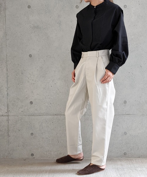 Per sist ence（パーシエンス）の「Per sist ence/パーシエンス　フェイクレザー バックギャザー タックパンツ（その他パンツ・レディース・ベージュ/ブラック/アイボリー・FREE）」の20枚目の写真