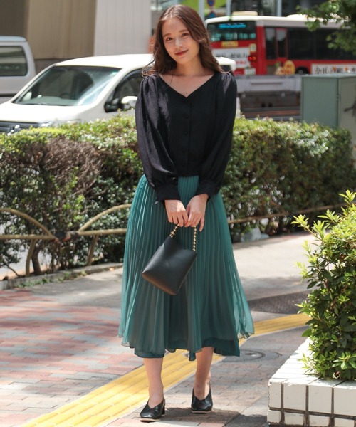 mysty woman(ミスティウーマン)の「楊柳フェミニンブラウス 236585(シャツ/ブラウス・レディース・ブラック/グリーン/キャメル・FREE)」の16枚目の写真