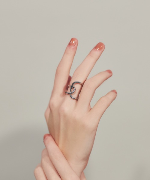 ciite'（シーテ）の「ビッグヒネリクロスリング（リング・レディース・シルバー/ゴールド・FREE）」の3枚目の写真