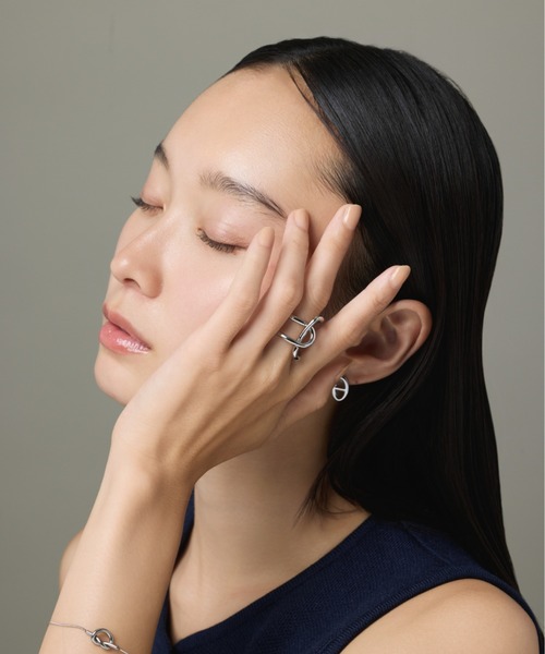 ciite'（シーテ）の「ビッグヒネリクロスリング（リング・レディース・シルバー/ゴールド・FREE）」の11枚目の写真