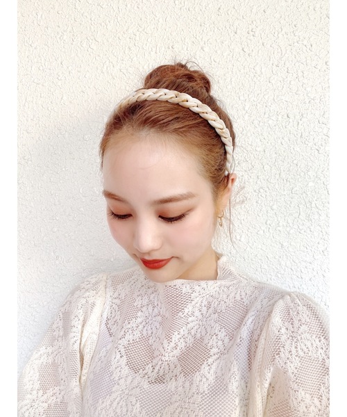 jumelle（ジュメロ）の「ツイストカチューシャ（カチューシャ・レディース・アイボリー/ブラウン・FREE）」の3枚目の写真