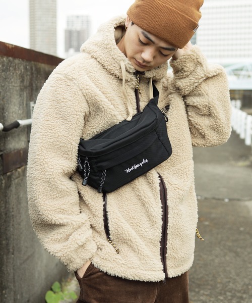 Mark Gonzales（マーク・ゴンザレス）の「【ユニセックスで着用可能】Mark Gonzales / マークゴンザレス 別注 コラボ ボディバッグ / ヒップバッグ（ボディバッグ/ウエストポーチ・メンズ・ブラック・FREE）」の14枚目の写真