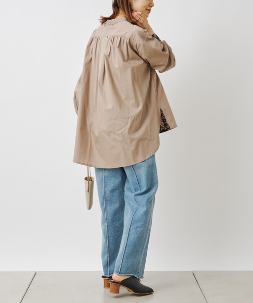 prose verse（プロズヴェール）の「フロント×カフス刺繍ブラウス（シャツ/ブラウス・レディース・ホワイト/ブラック/グレイッシュベージュ・MEDIUM）」の6枚目の写真