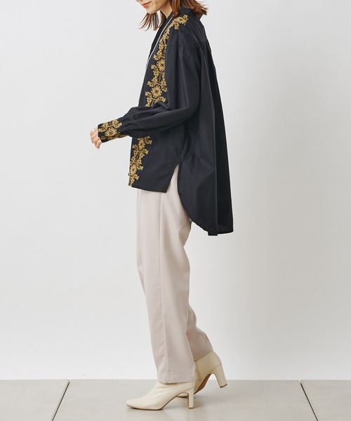 prose verse（プロズヴェール）の「フロント×カフス刺繍ブラウス（シャツ/ブラウス・レディース・ホワイト/ブラック/グレイッシュベージュ・MEDIUM）」の22枚目の写真