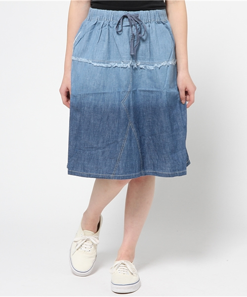 チャイハネ（チャイハネ）の「【チャイハネ】デニムグラデーションスカート（デニムスカート・レディース・ライトブルー/ブルー・FREE）」の2枚目の写真