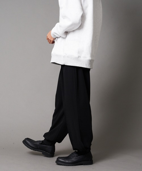 UNIIT(ユニット)の「【UNIIT/ユニット】裾カフス付き ルーズバルーンパンツ ワイドパンツ(その他パンツ・メンズ・チャコールグレー/ブラック/ベージュ・SMALL/MEDIUM/LARGE)」の2枚目の写真