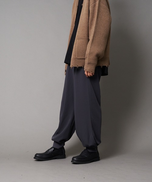 UNIIT(ユニット)の「【UNIIT/ユニット】裾カフス付き ルーズバルーンパンツ ワイドパンツ(その他パンツ・メンズ・チャコールグレー/ブラック/ベージュ・SMALL/MEDIUM/LARGE)」の19枚目の写真