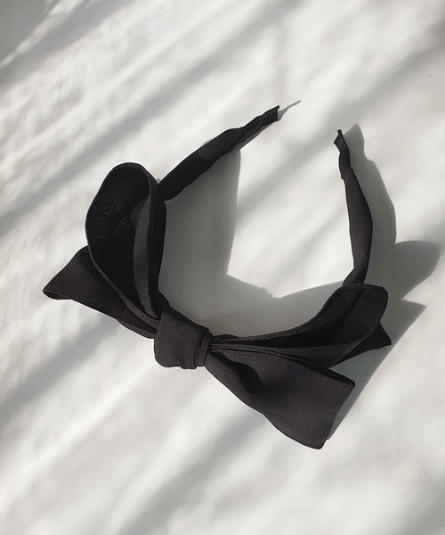 CEMONEMO（セモネモ）の「クラシカル ダブルリボン カチューシャ（カチューシャ・レディース・ブラック/ベージュ/ワイン・FREE）」の19枚目の写真