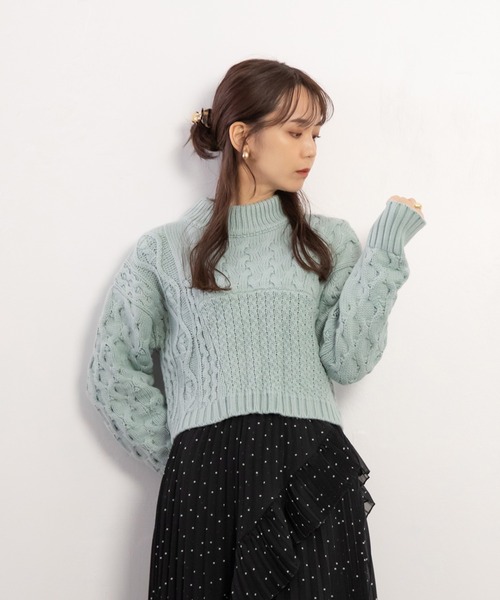 ADIRA(アディラ)の「ケーブルショートハイネックニット(ニット/セーター・レディース・アイボリー/ピンクベージュ/グリーン・MEDIUM)」の20枚目の写真