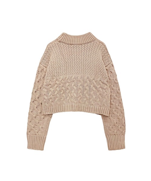 ADIRA(アディラ)の「ケーブルショートハイネックニット(ニット/セーター・レディース・アイボリー/ピンクベージュ/グリーン・MEDIUM)」の11枚目の写真