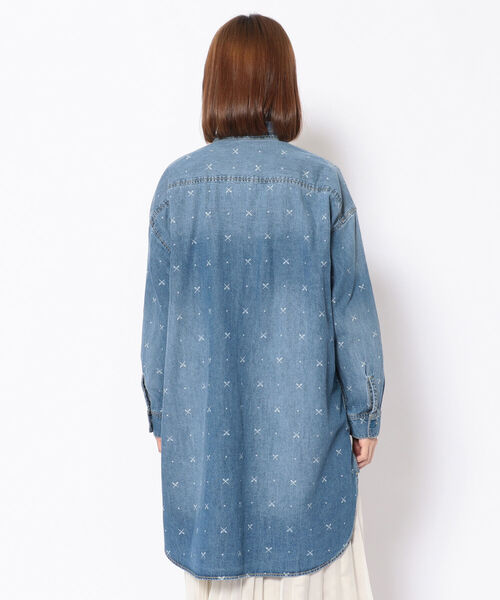 AVIREX（アヴィレックス）の「【Women's】WHOLE PATTERN TUNIC DENIM SHIRT/ 総柄チュニックデニムシャツ（シャツ/ブラウス・レディース・オフホワイト/ブルー系その他・FREE）」の5枚目の写真