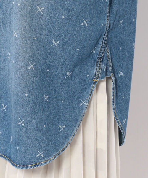 AVIREX（アヴィレックス）の「【Women's】WHOLE PATTERN TUNIC DENIM SHIRT/ 総柄チュニックデニムシャツ（シャツ/ブラウス・レディース・オフホワイト/ブルー系その他・FREE）」の8枚目の写真