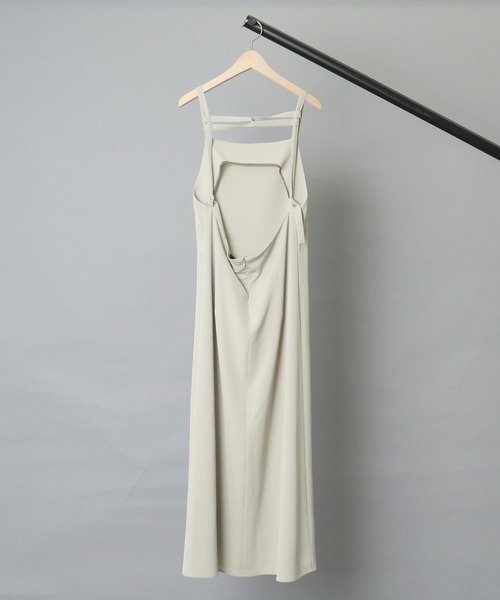 FEMMENT(ファモン)の「【 FEMMENT / ファモン 】 Dry polyester camisole dress / キャミソールドレス(ワンピース・レディース・ダークグレー/ライトカーキ・1)」の6枚目の写真