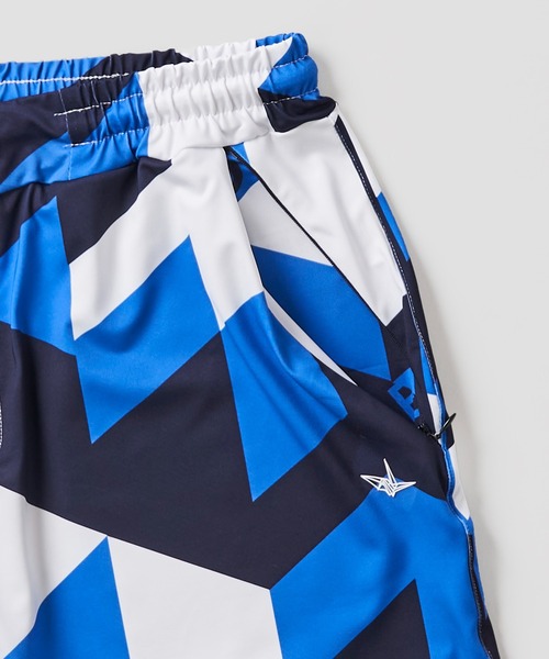 1piu1uguale3 RELAX（ウノピュウノウグァーレトレリラックス）の「【1PIU1UGUALE3 RELAX】GEOMETRIC RASH GUARD SHORTS / ラッシュガードショーツ（ラッシュガード・メンズ・ブラック系1/サックスブルー系・MEDIUM/X-LARGE/LARGE）」の15枚目の写真