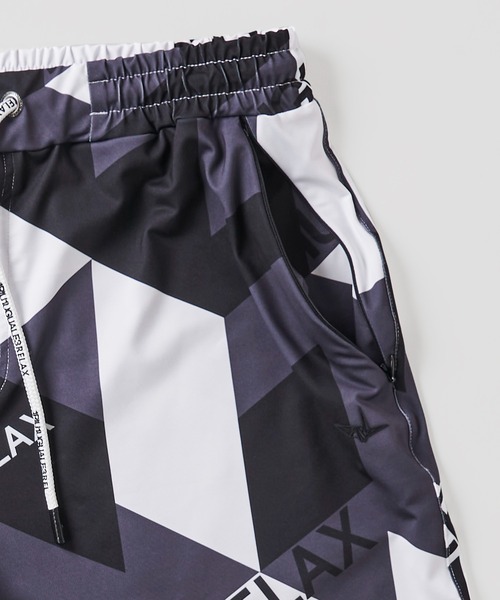 1piu1uguale3 RELAX（ウノピュウノウグァーレトレリラックス）の「【1PIU1UGUALE3 RELAX】GEOMETRIC RASH GUARD SHORTS / ラッシュガードショーツ（ラッシュガード・メンズ・ブラック系1/サックスブルー系・MEDIUM/X-LARGE/LARGE）」の9枚目の写真